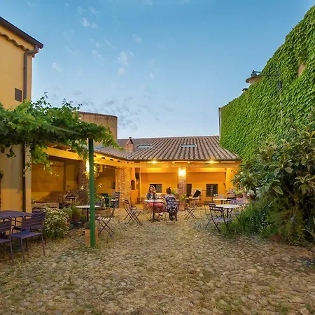 Ventanas Bed & Breakfast *